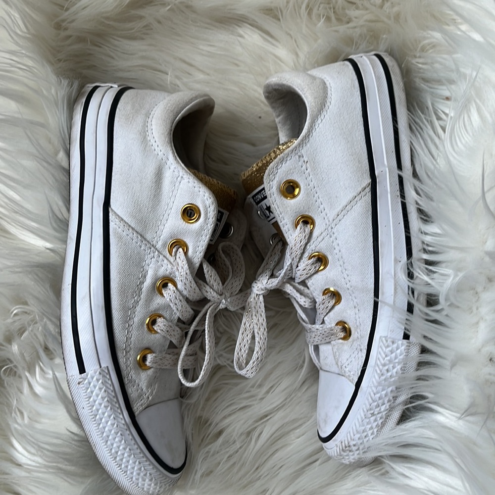 Converse - Picture 2 of 10